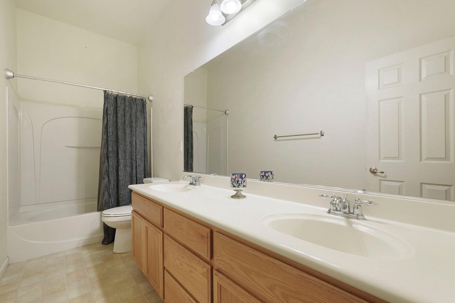 904 Sebastian Ln, Manteca, CA 95336