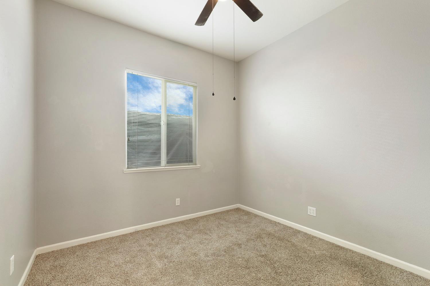 904 Sebastian Ln, Manteca, CA 95336