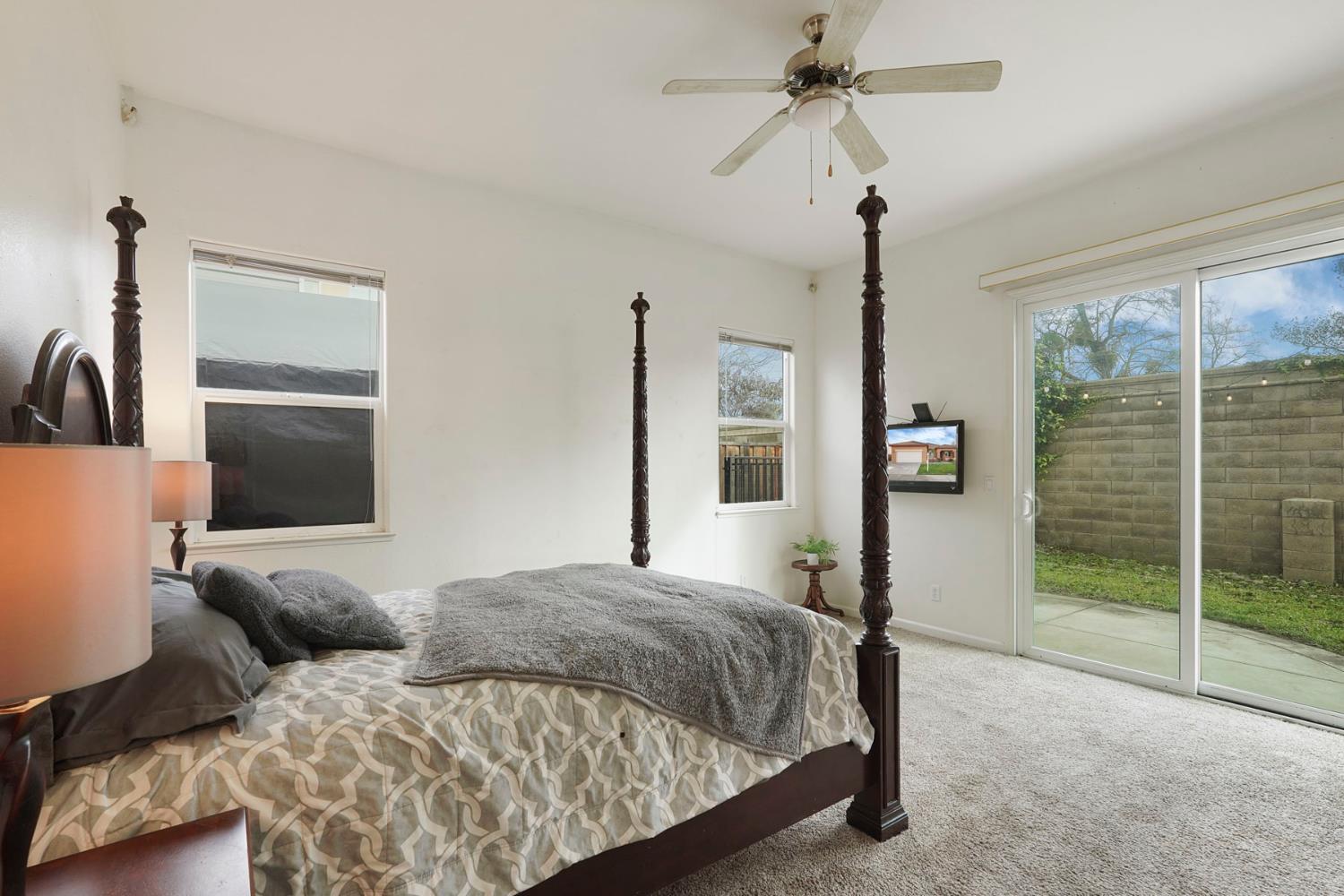 904 Sebastian Ln, Manteca, CA 95336