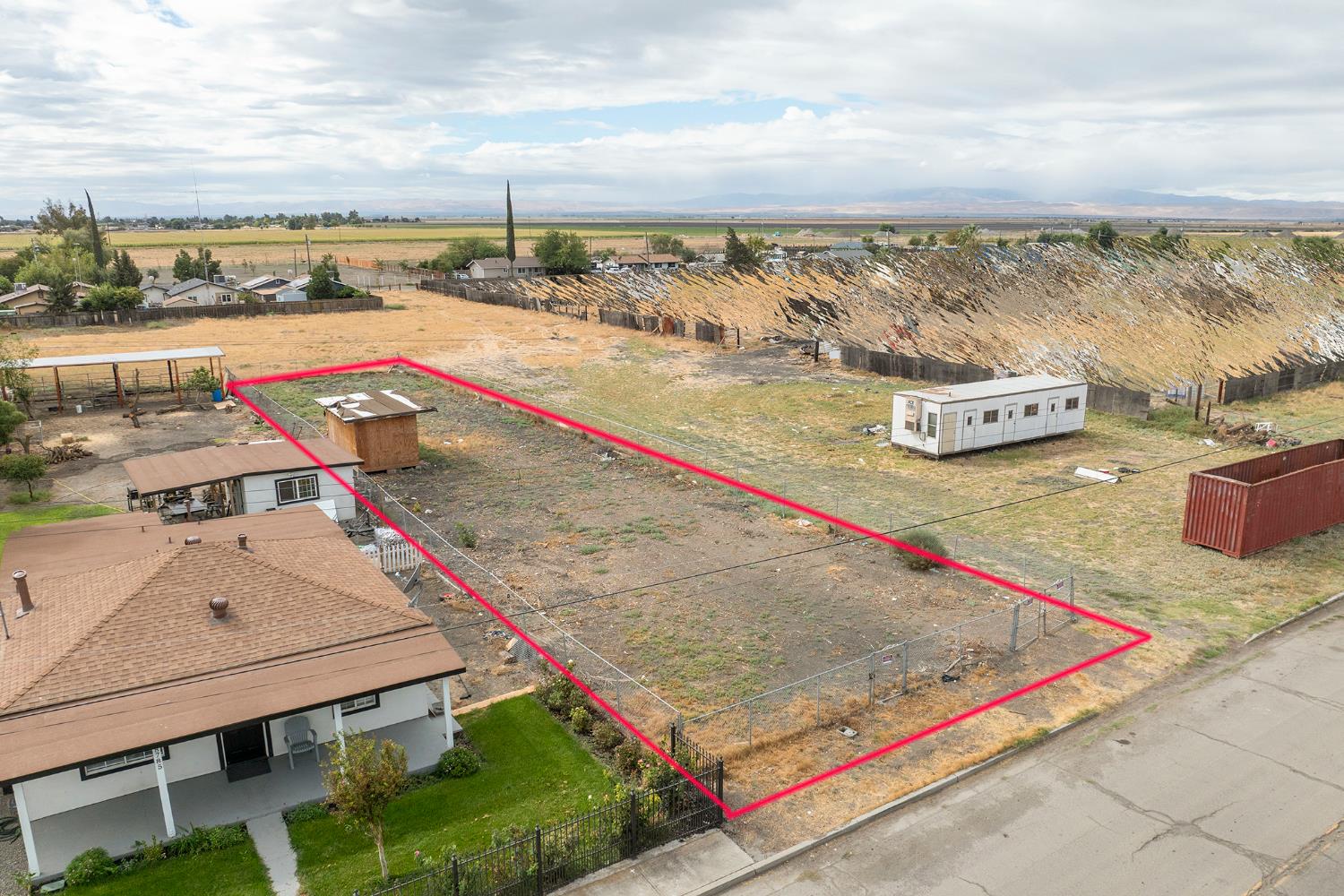 8795 Blossom Ave, Dos Palos, CA 93620