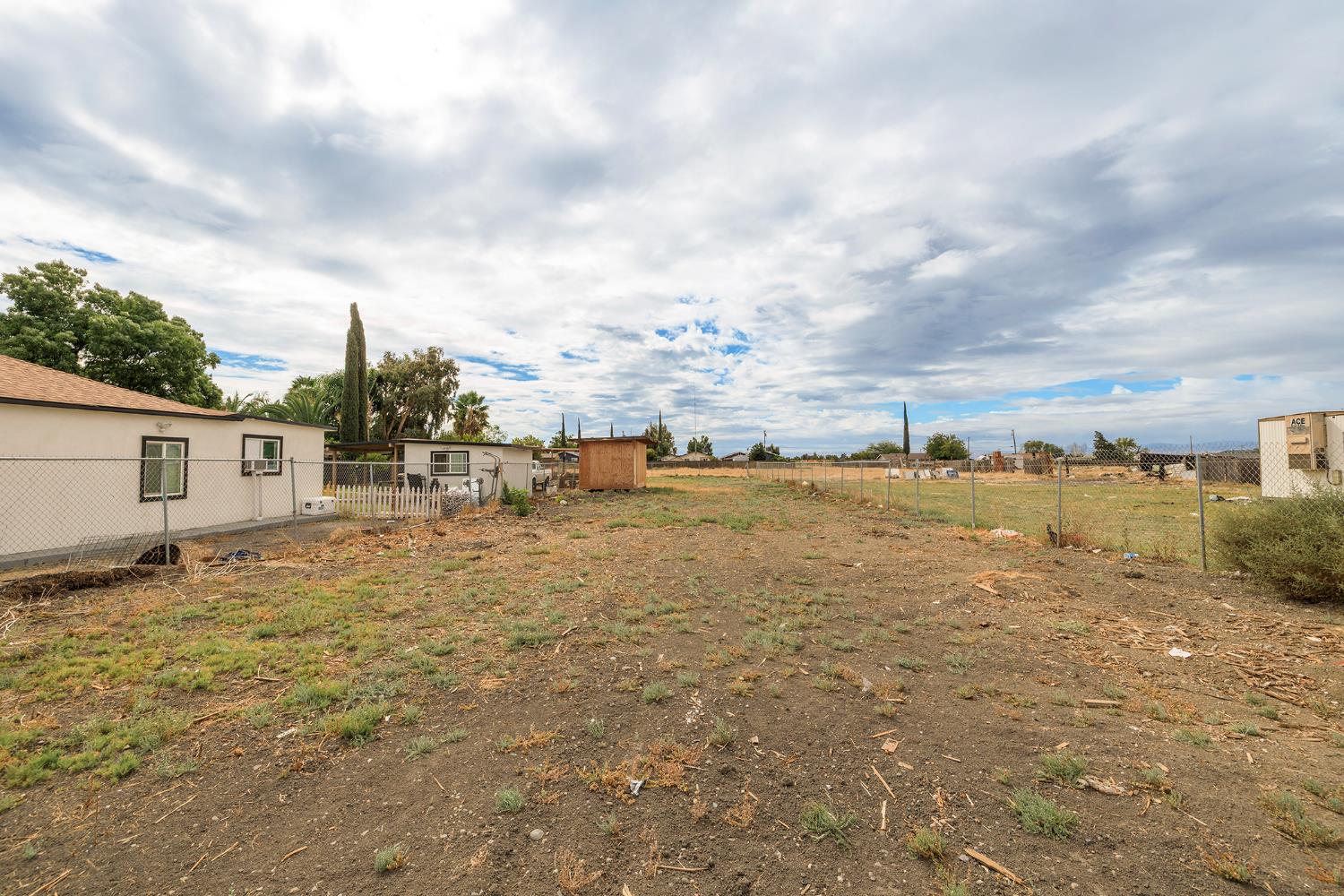 8795 Blossom Ave, Dos Palos, CA 93620