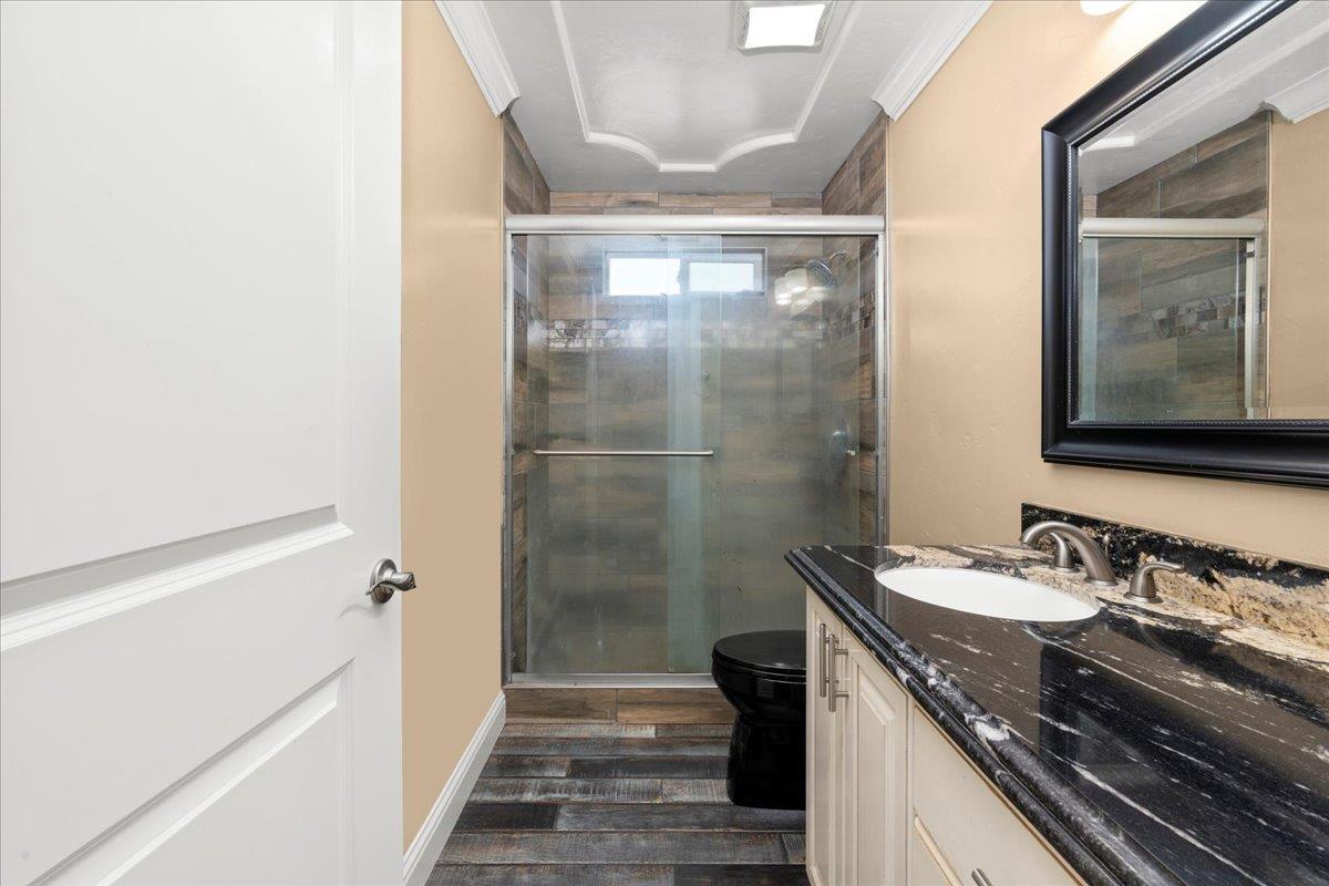 221 S 6th Ave, Oakdale, CA 95361