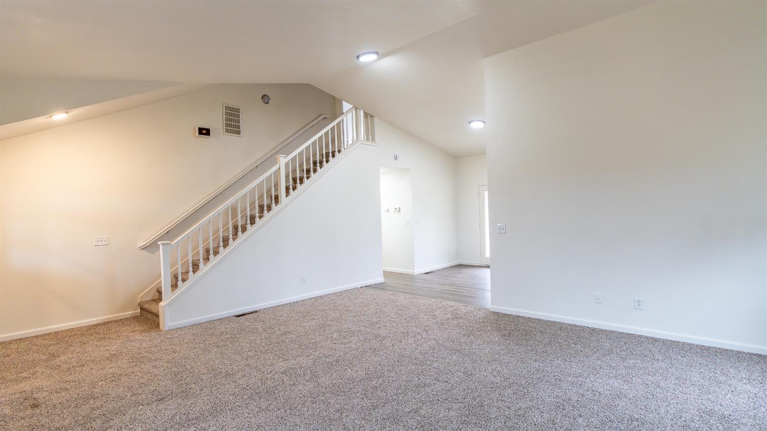 12501 Riverside Rd, Waterford, CA 95386