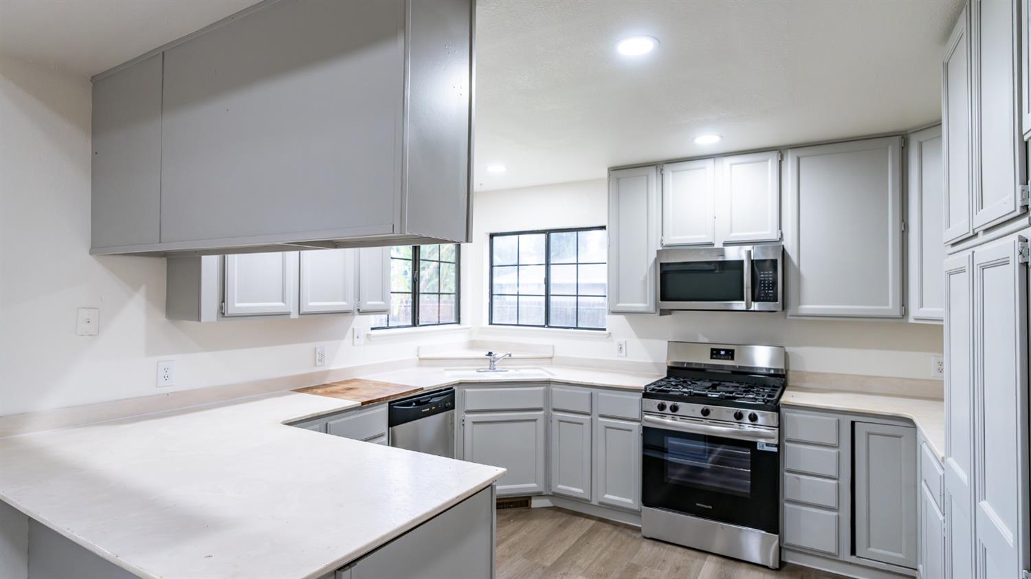 12501 Riverside Rd, Waterford, CA 95386