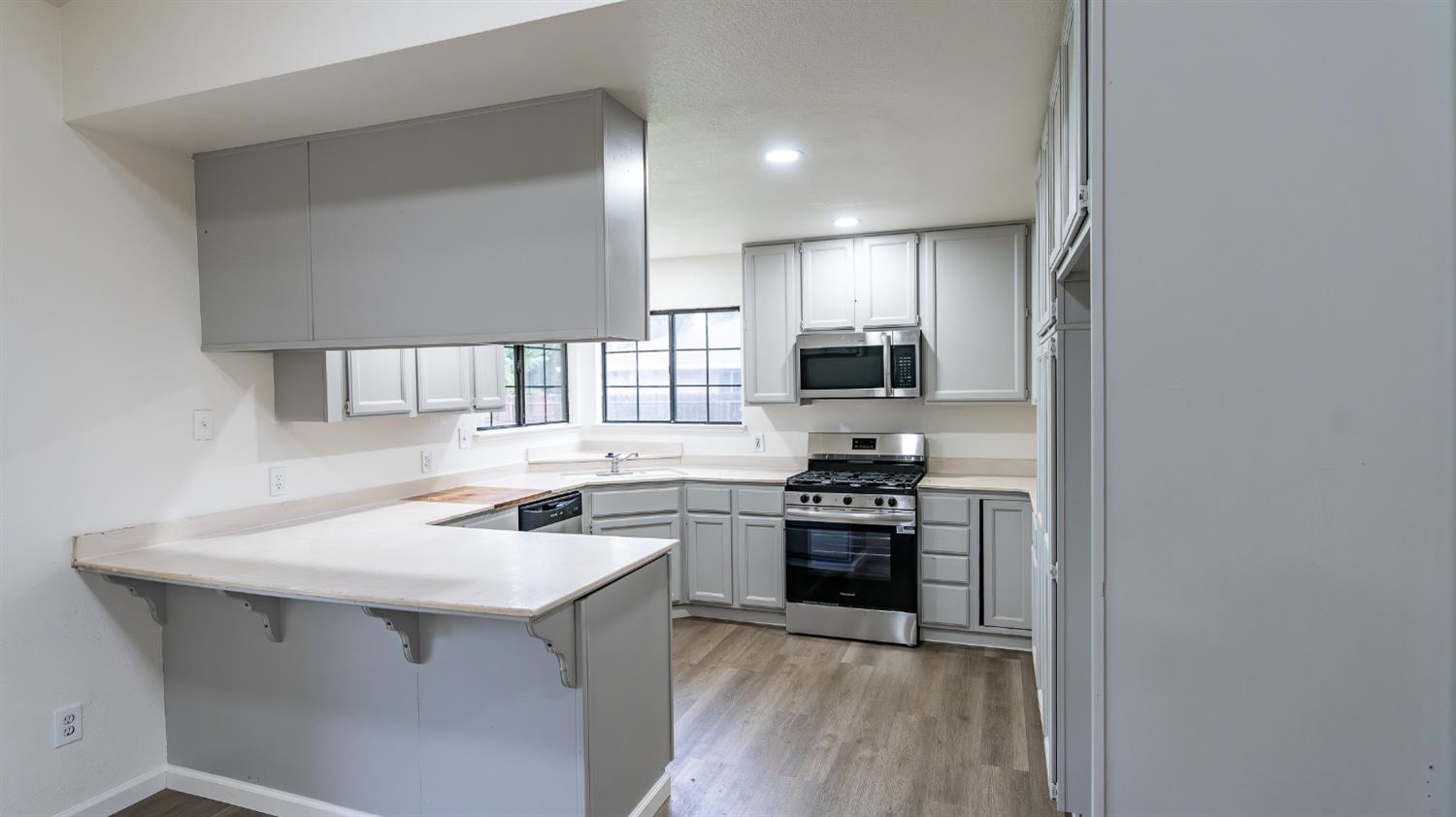 12501 Riverside Rd, Waterford, CA 95386