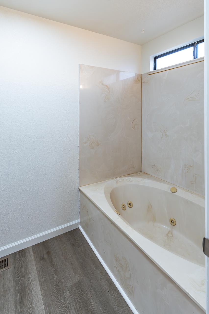 12501 Riverside Rd, Waterford, CA 95386