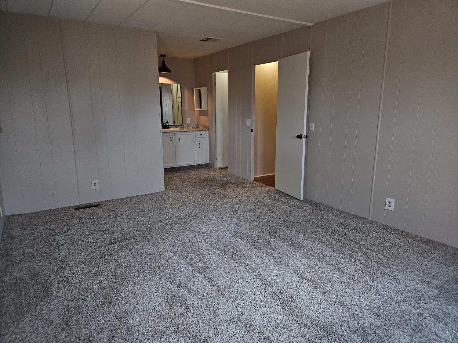 1830 Yosemite Ave #4, Manteca, CA 95336