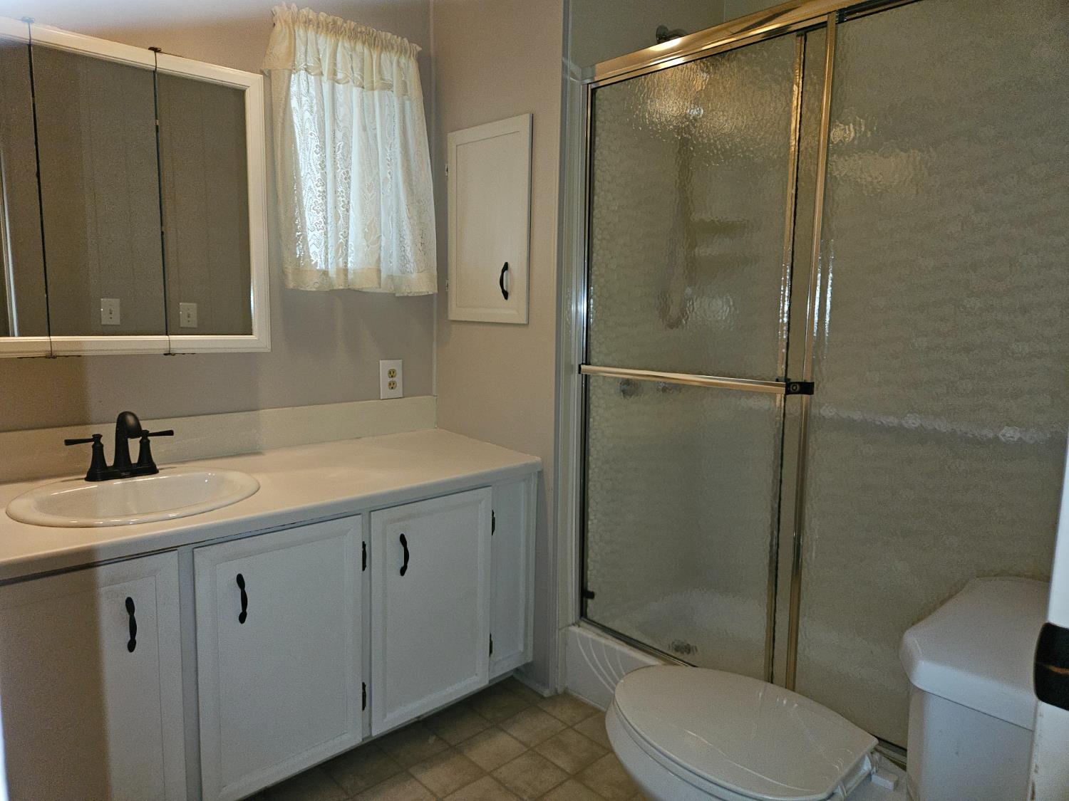 1830 Yosemite Ave #4, Manteca, CA 95336