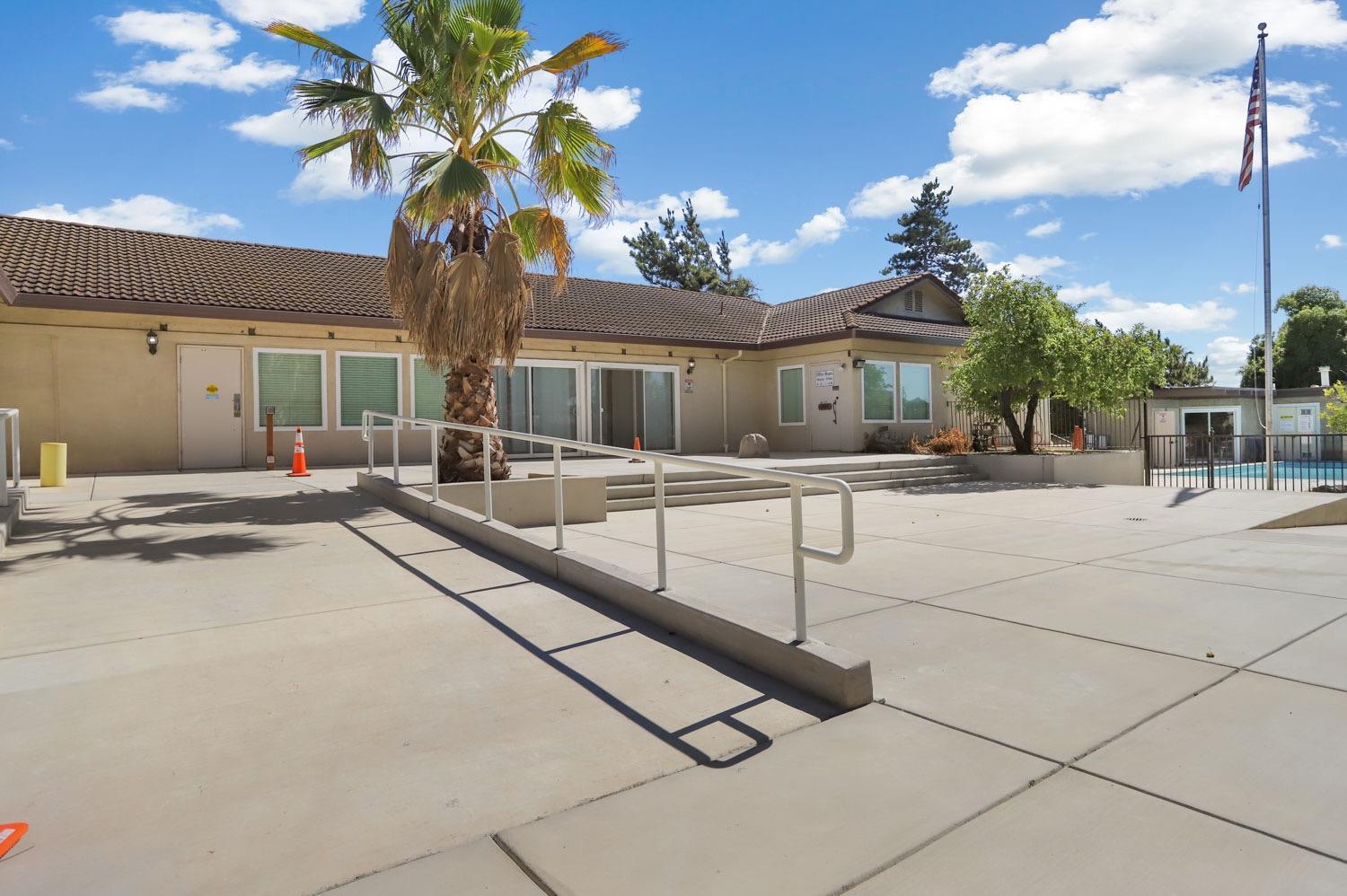 1830 Yosemite Ave #4, Manteca, CA 95336