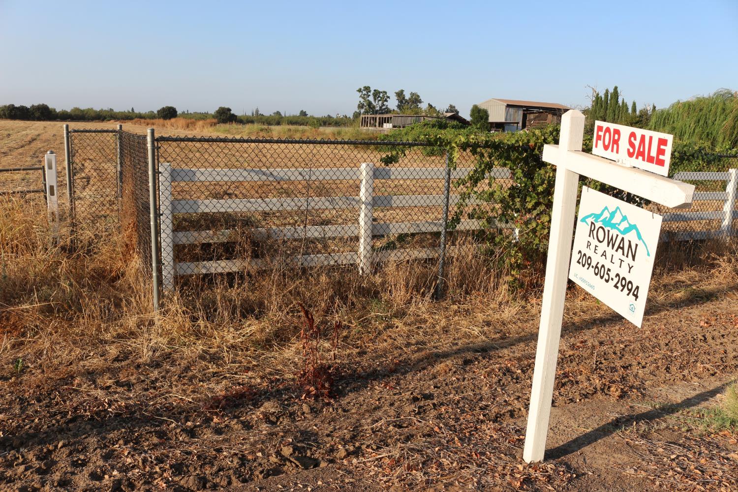 26304 E Mahon Ave, Escalon, CA 95366