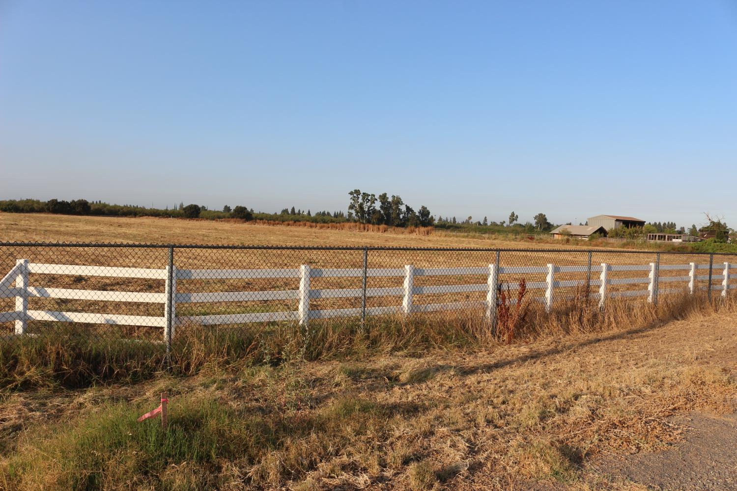 26304 E Mahon Ave, Escalon, CA 95366