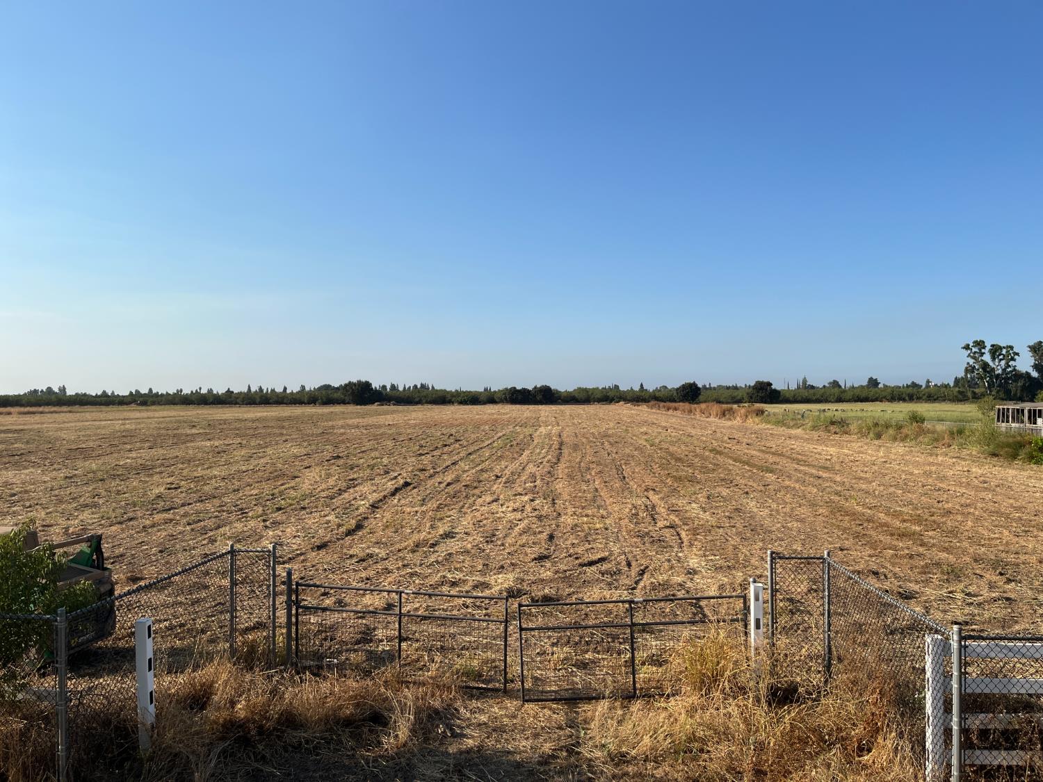 26304 E Mahon Ave, Escalon, CA 95366