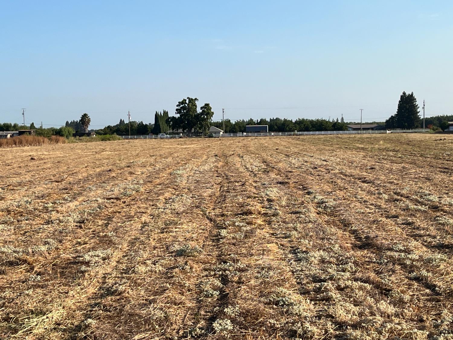 26304 E Mahon Ave, Escalon, CA 95366