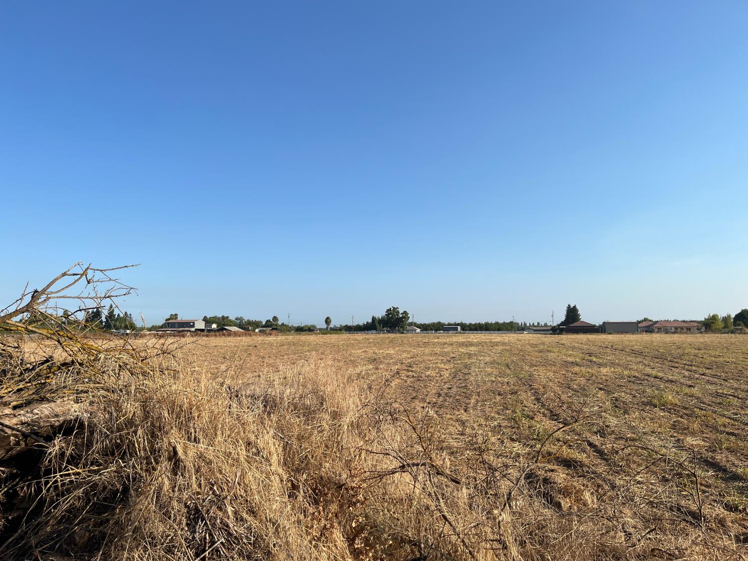26304 E Mahon Ave, Escalon, CA 95366