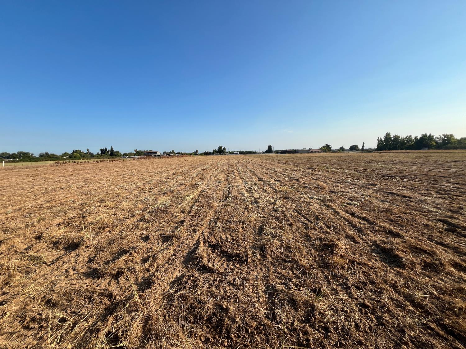 26304 E Mahon Ave, Escalon, CA 95366