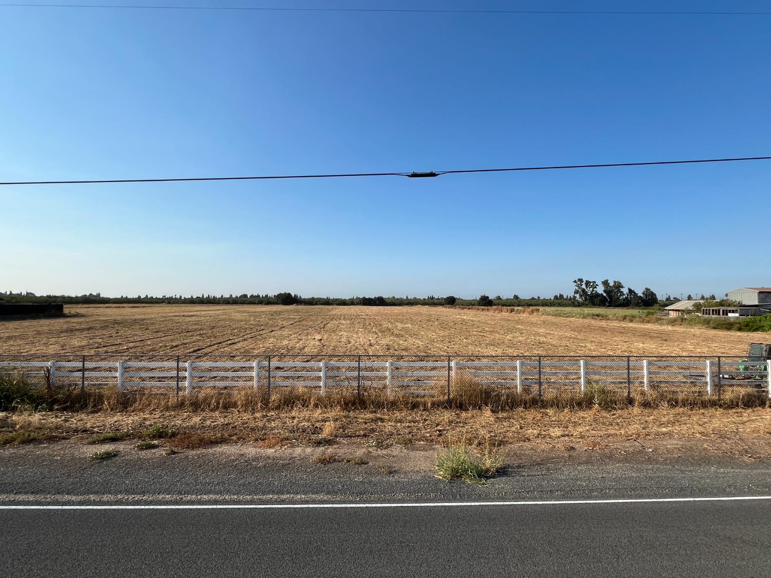 26304 E Mahon Ave, Escalon, CA 95366