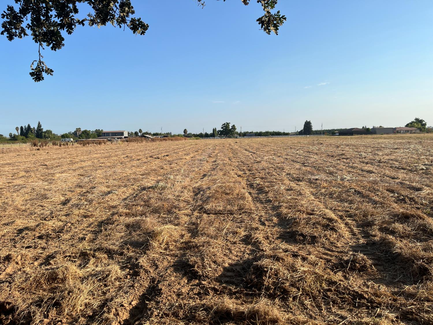 26304 E Mahon Ave, Escalon, CA 95366