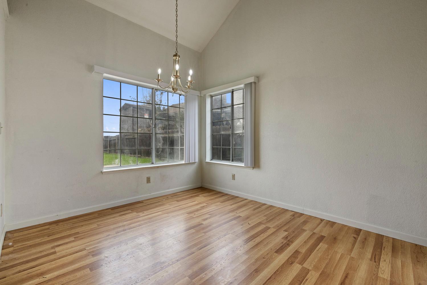 538 Chesterfield Dr, Patterson, CA 95363