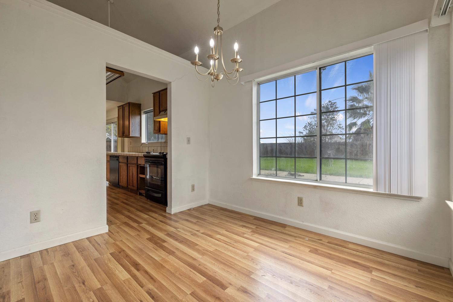 538 Chesterfield Dr, Patterson, CA 95363