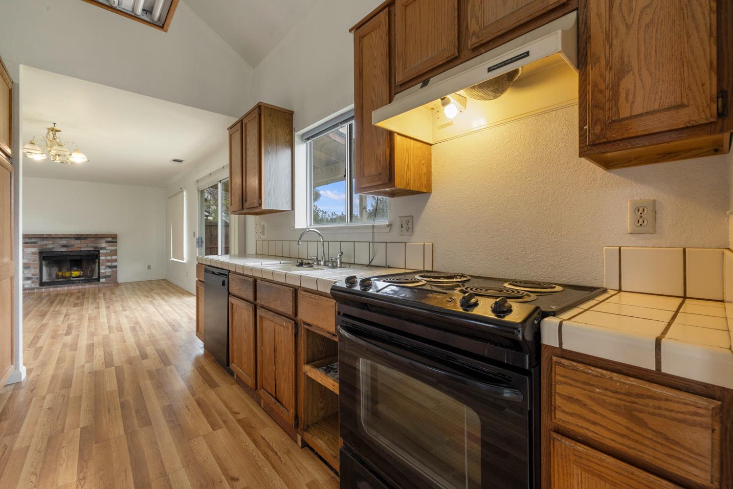 538 Chesterfield Dr, Patterson, CA 95363