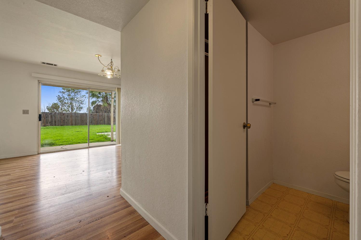 538 Chesterfield Dr, Patterson, CA 95363