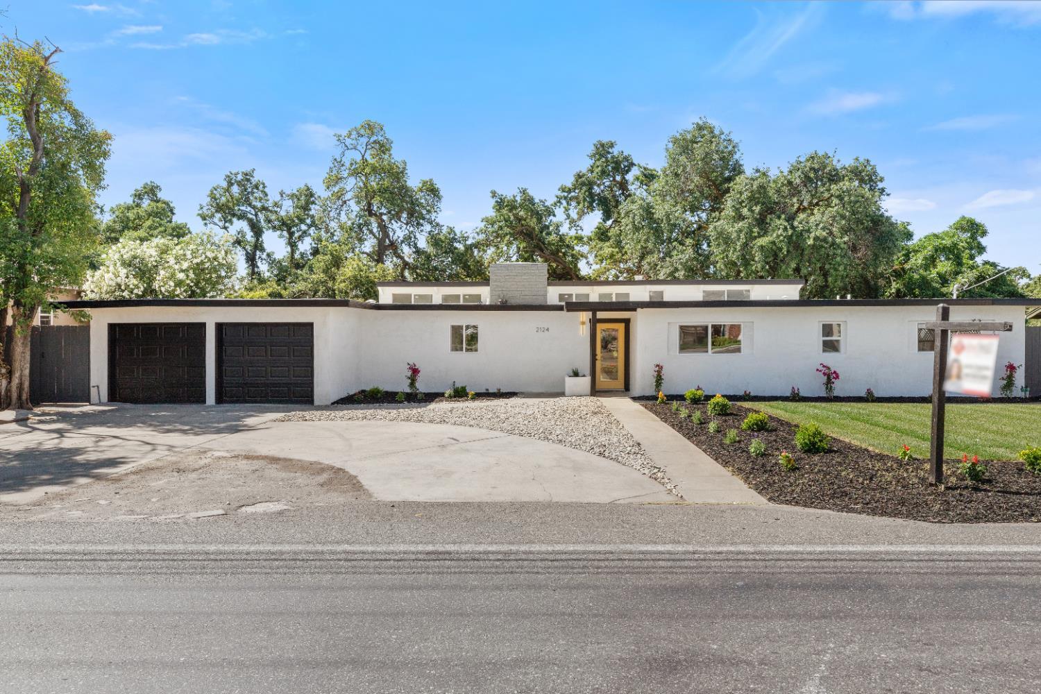 2124 Scenic Dr, Modesto, CA 95355