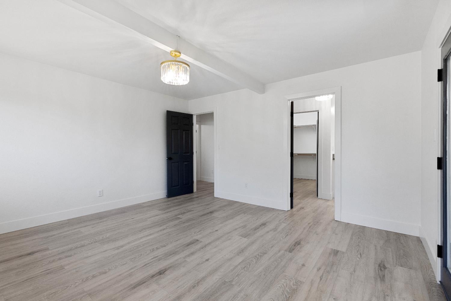 2124 Scenic Dr, Modesto, CA 95355