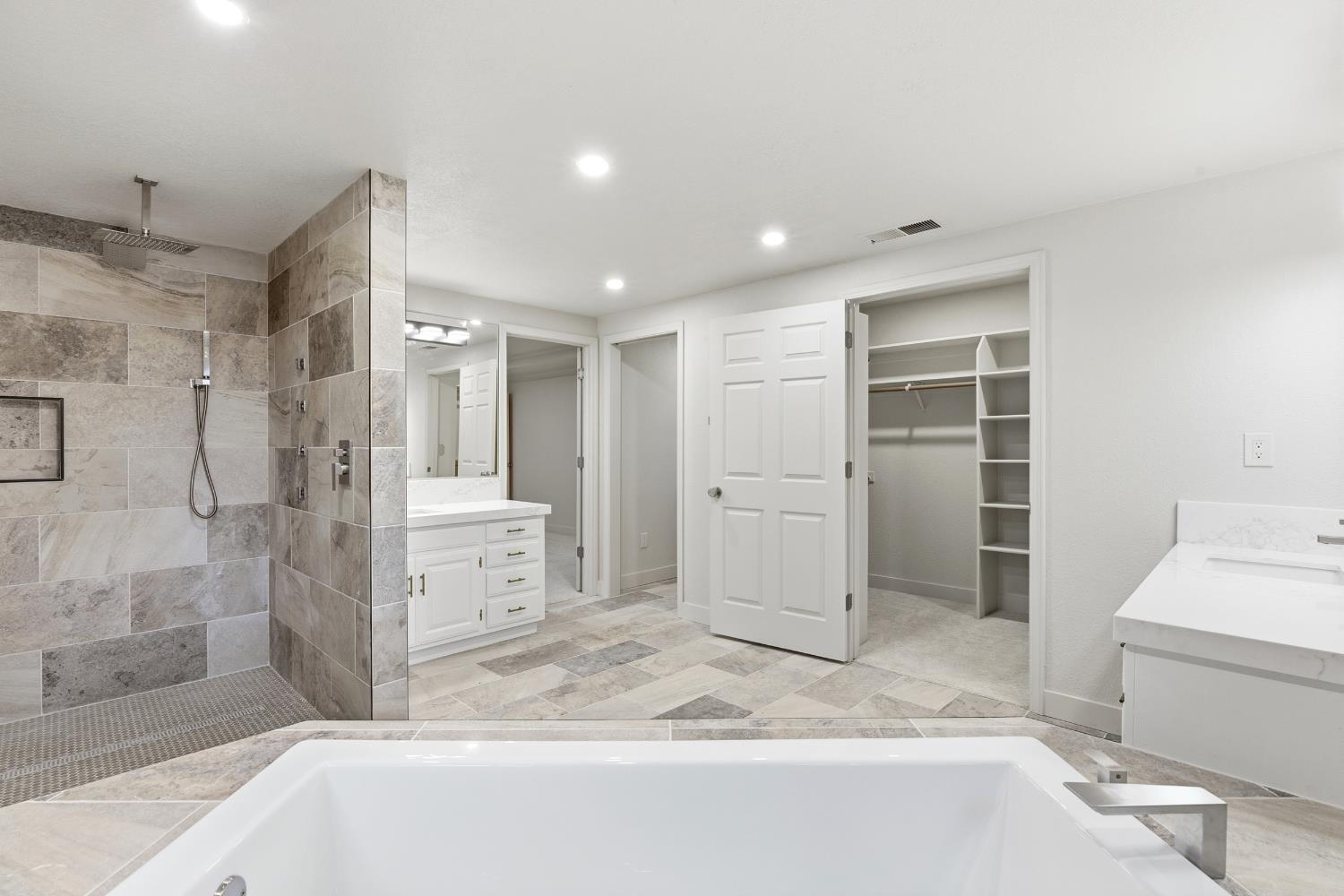 7304 Spy Glass Dr, Modesto, CA 95356