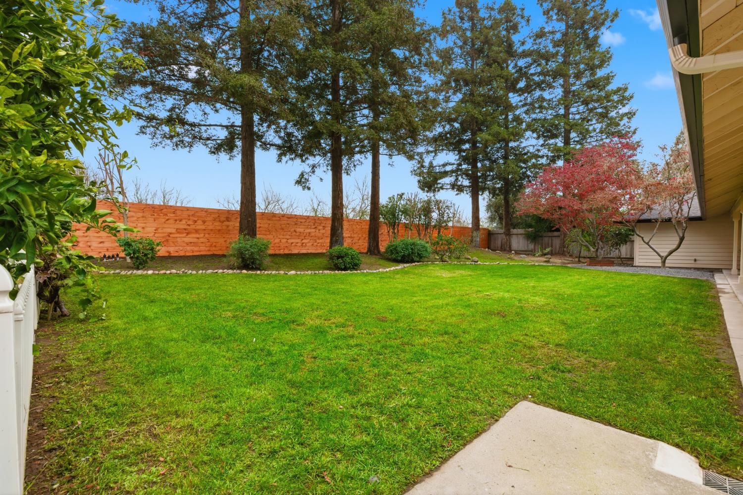 7304 Spy Glass Dr, Modesto, CA 95356