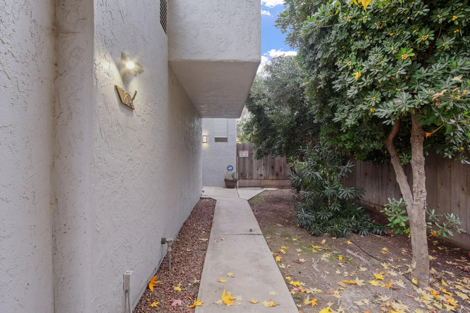 817 E Orangeburg Ave #8, Modesto, CA 95350