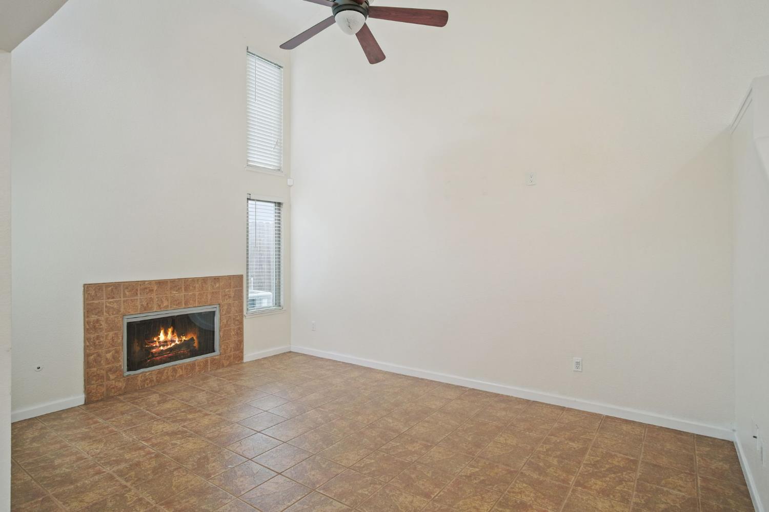 817 E Orangeburg Ave #8, Modesto, CA 95350