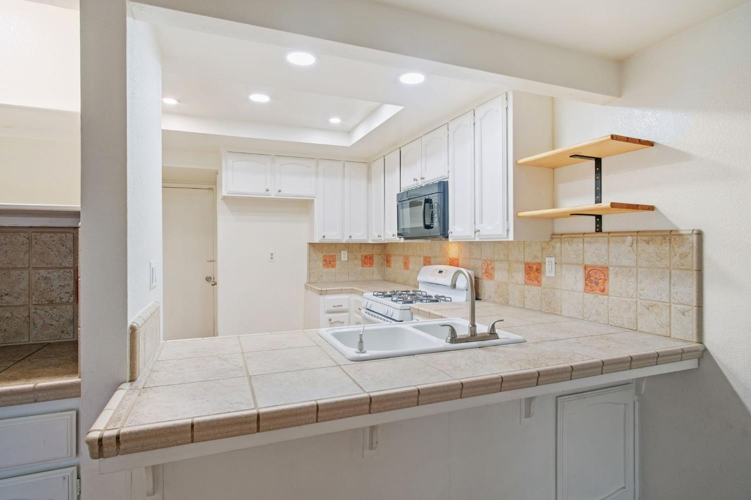 817 E Orangeburg Ave #8, Modesto, CA 95350