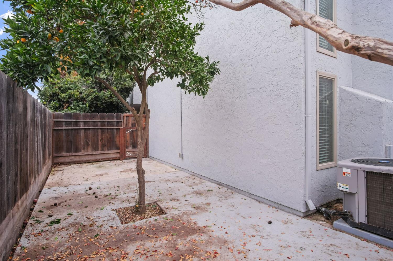 817 E Orangeburg Ave #8, Modesto, CA 95350