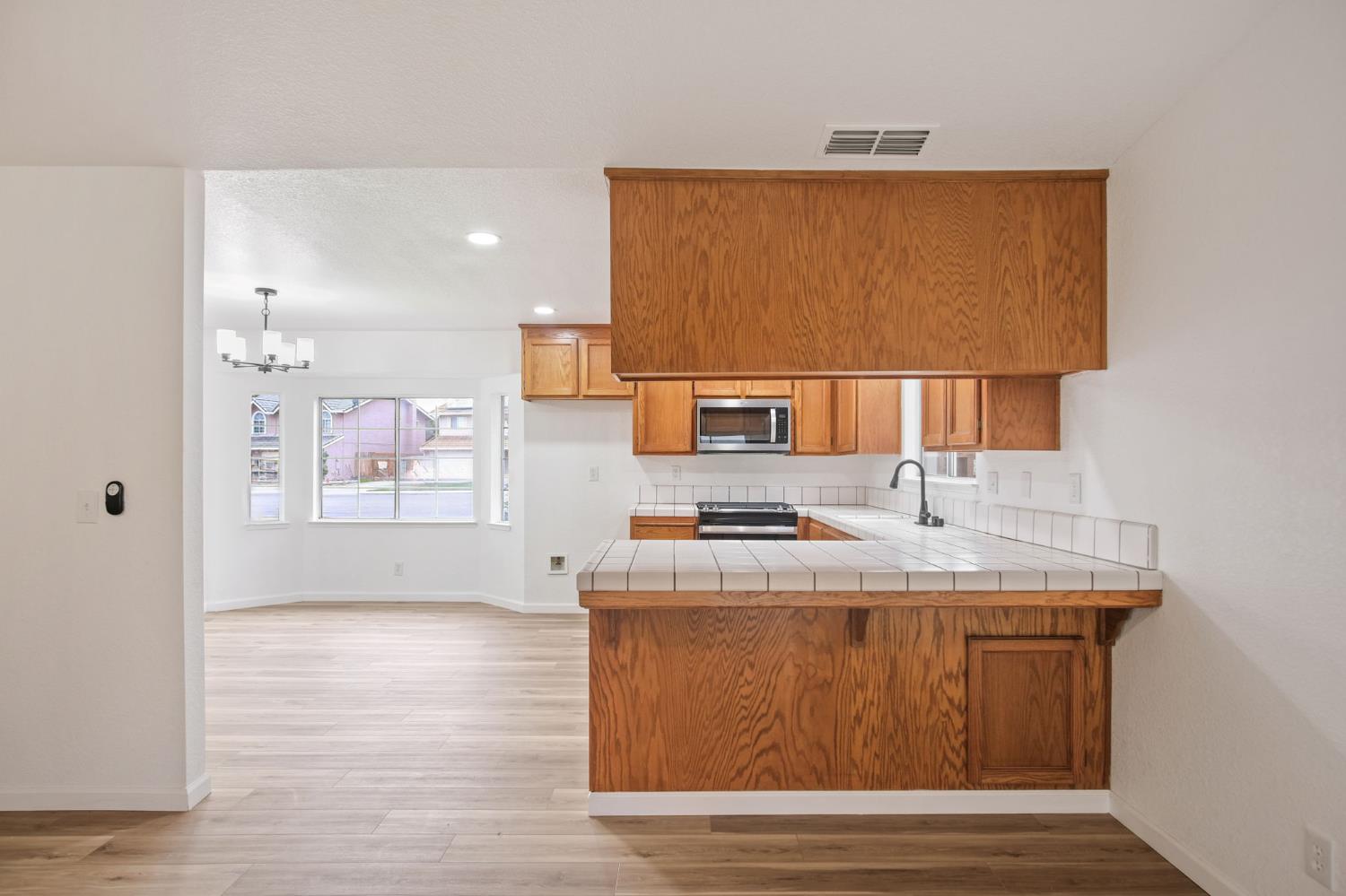 1010 Acaciawood Ct, Los Banos, CA 93635