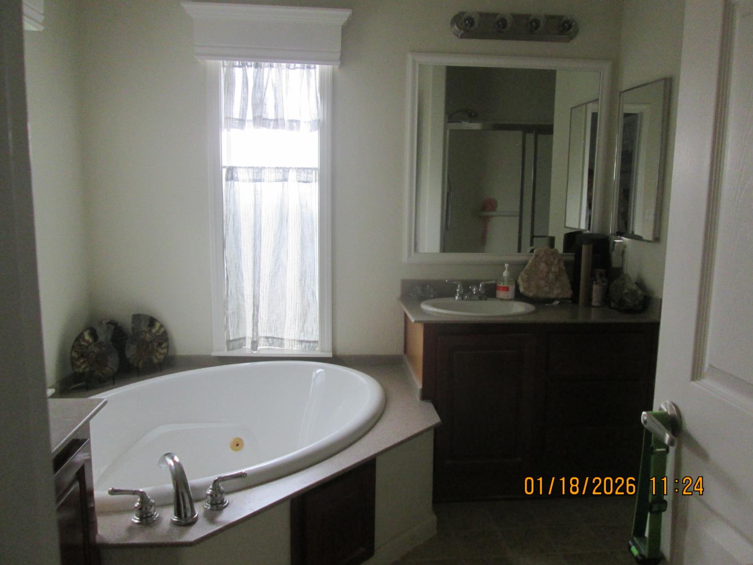 1525 Duke Dr, Livingston, CA 95334