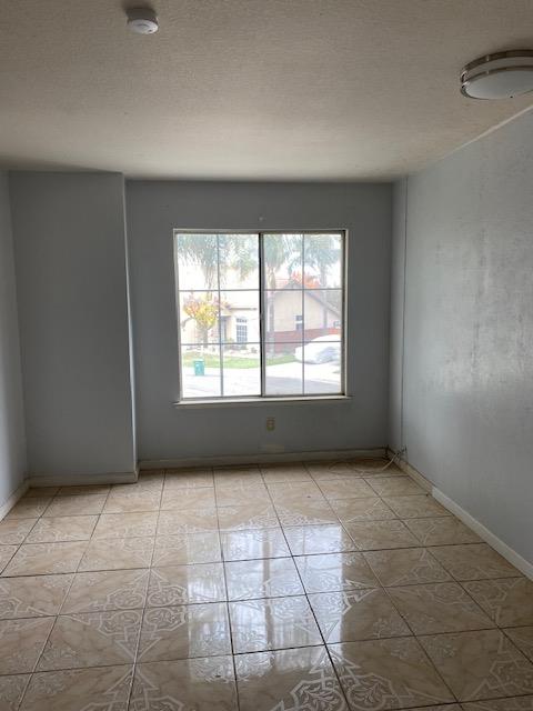 853 Neal Ct, Los Banos, CA 93635