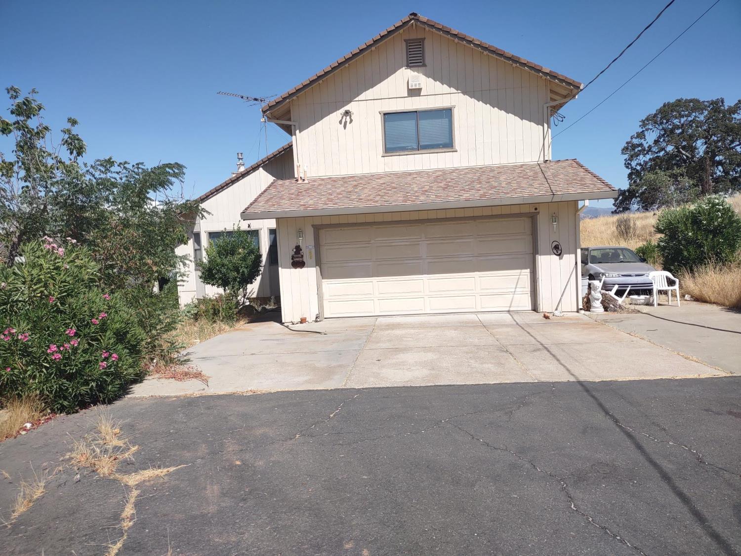 9726 Banderilla Dr, La Grange, CA 95329