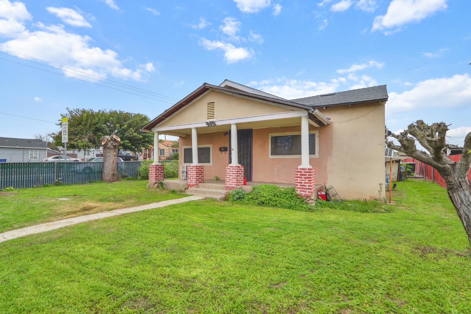 212 El Paso Ave, Modesto, CA 95351