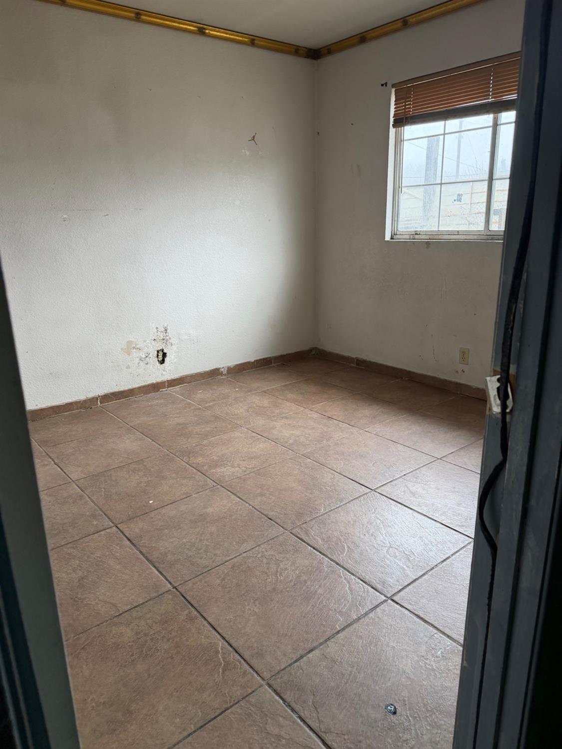 212 El Paso Ave, Modesto, CA 95351