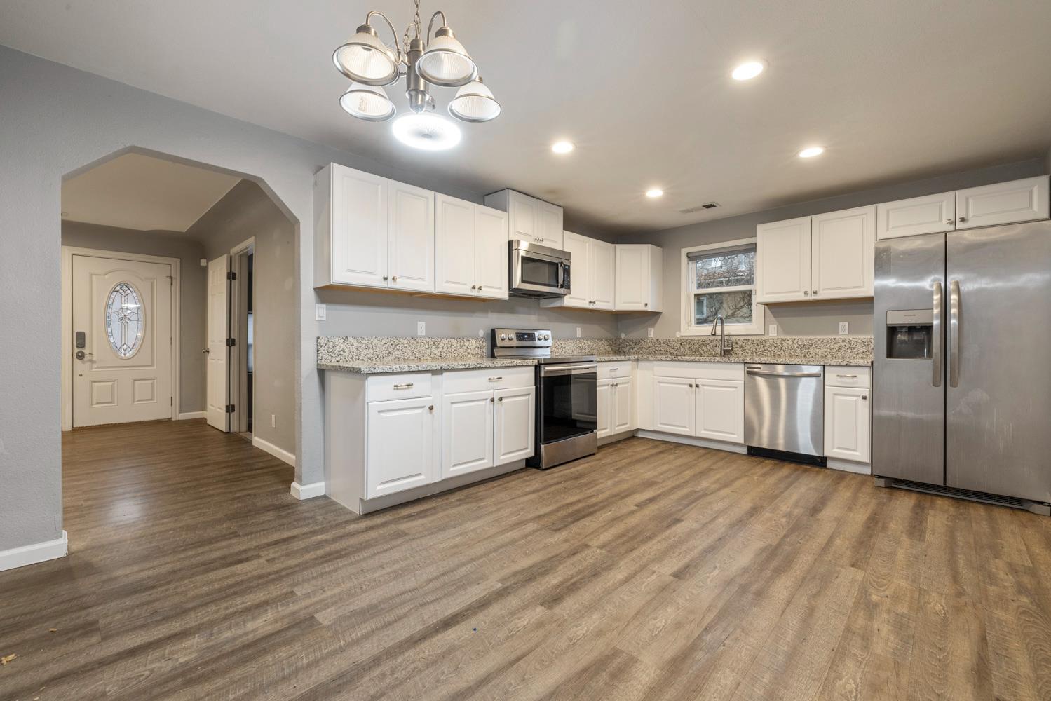 1820 Julian Ave, Modesto, CA 95354