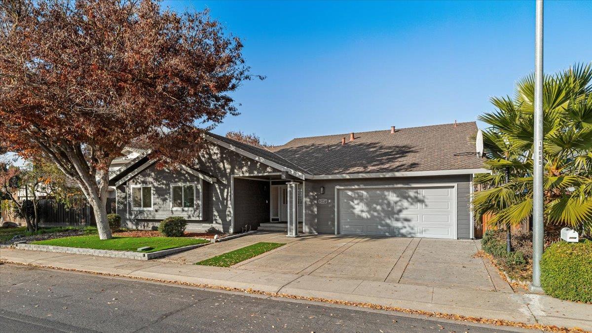 2117 Manitoba Ct, Modesto, CA 95356