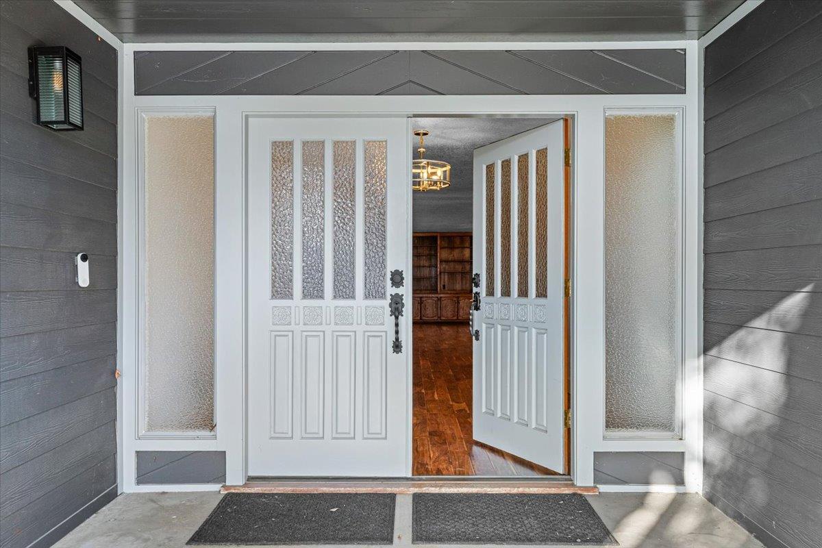 2117 Manitoba Ct, Modesto, CA 95356