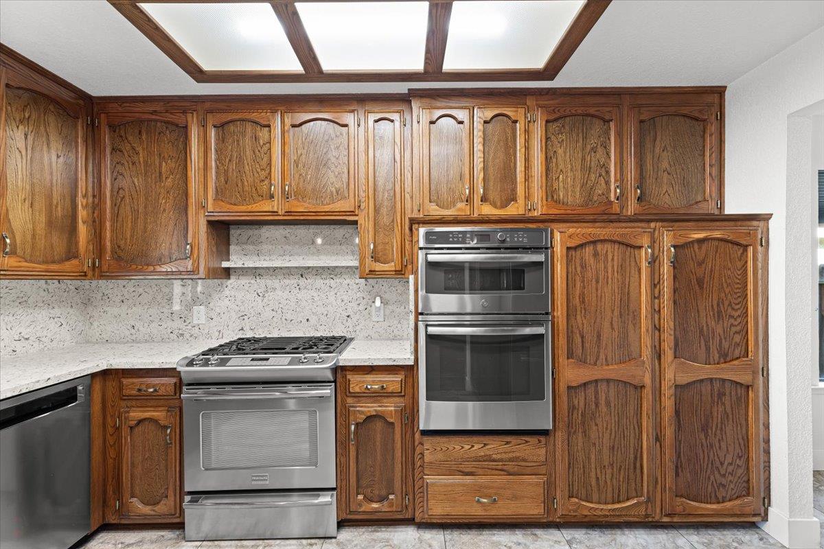 2117 Manitoba Ct, Modesto, CA 95356