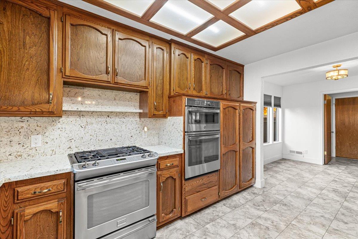 2117 Manitoba Ct, Modesto, CA 95356