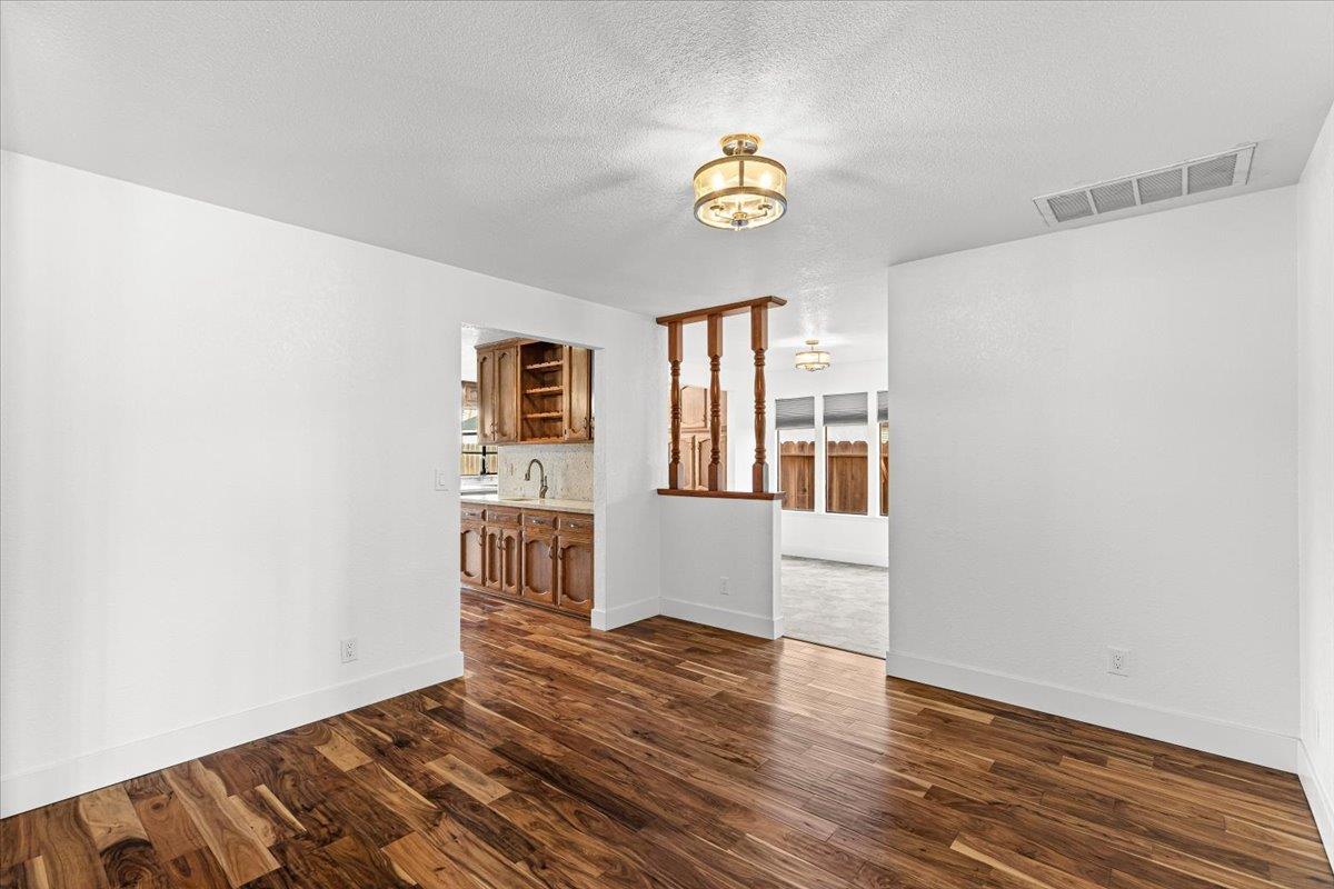 2117 Manitoba Ct, Modesto, CA 95356