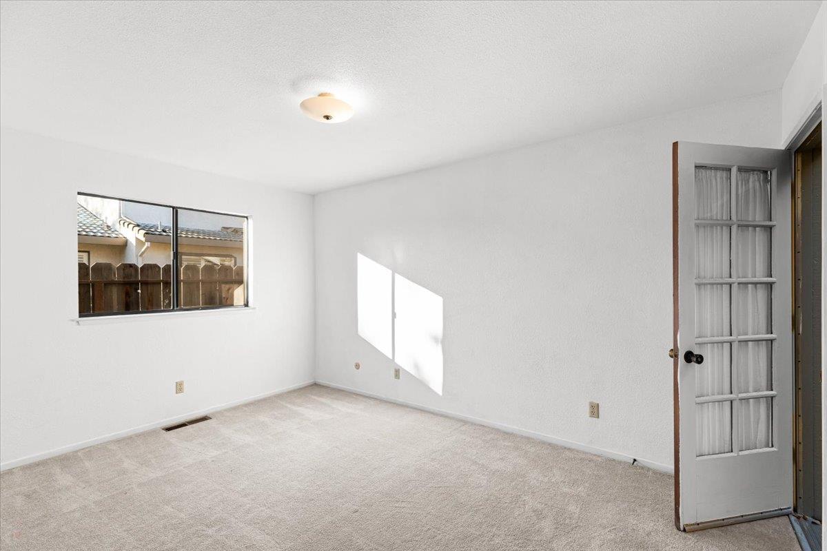 2117 Manitoba Ct, Modesto, CA 95356