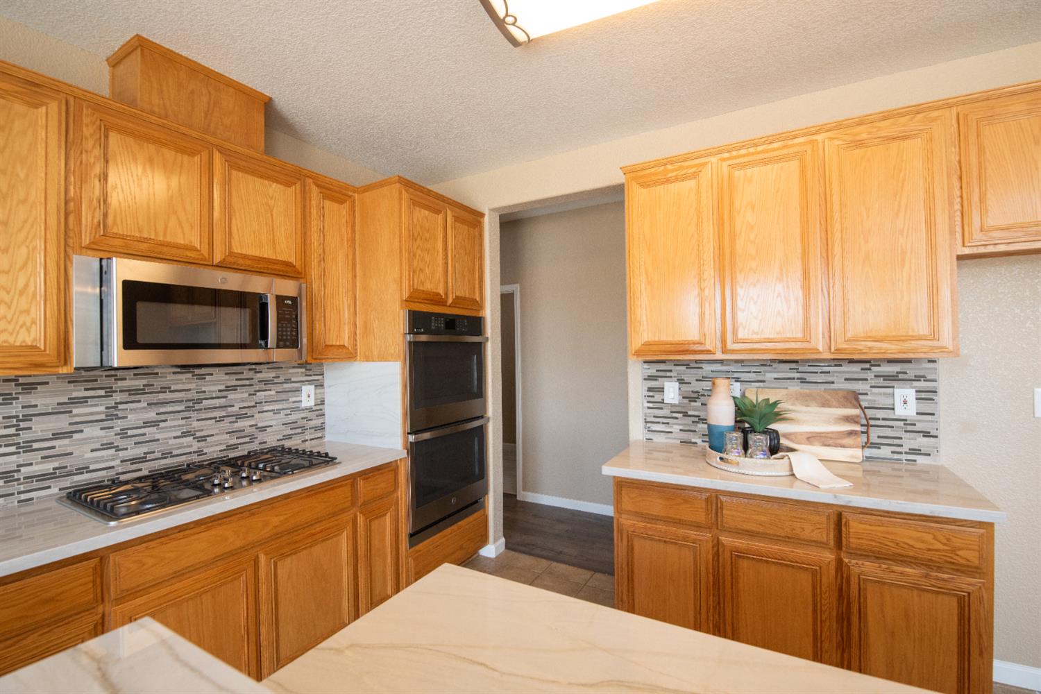 1992 Valenzuela Ct, Manteca, CA 95336