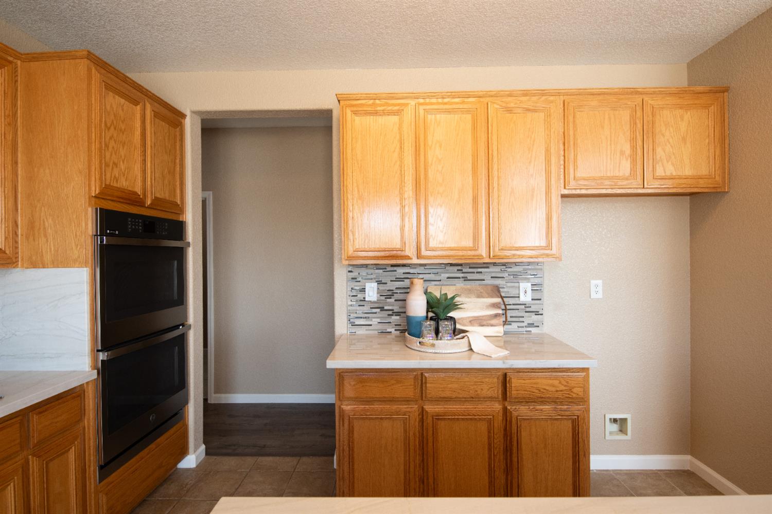 1992 Valenzuela Ct, Manteca, CA 95336