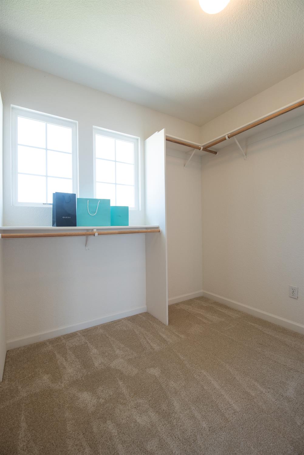 1992 Valenzuela Ct, Manteca, CA 95336