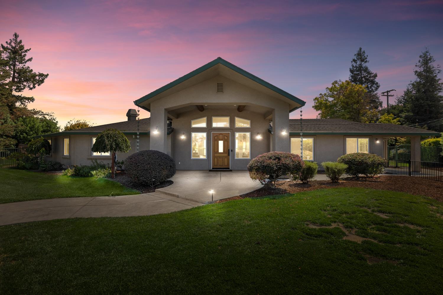 8300 Jantzen Rd, Modesto, CA 95357